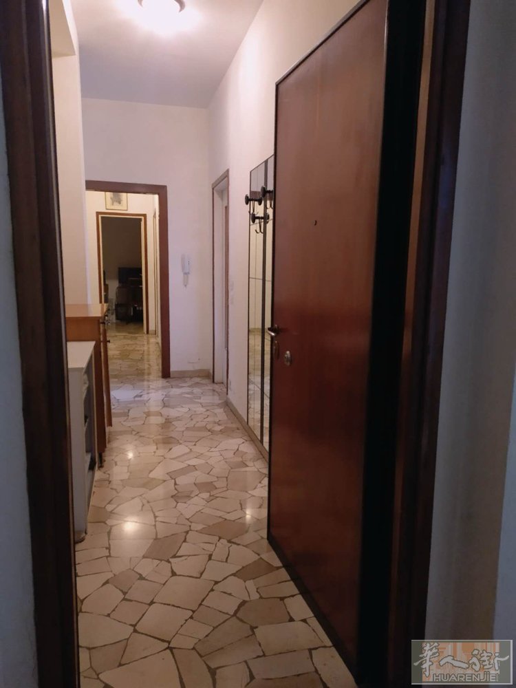 整房出租Seregno via Buonarroti  火车站附近，离火车站走路