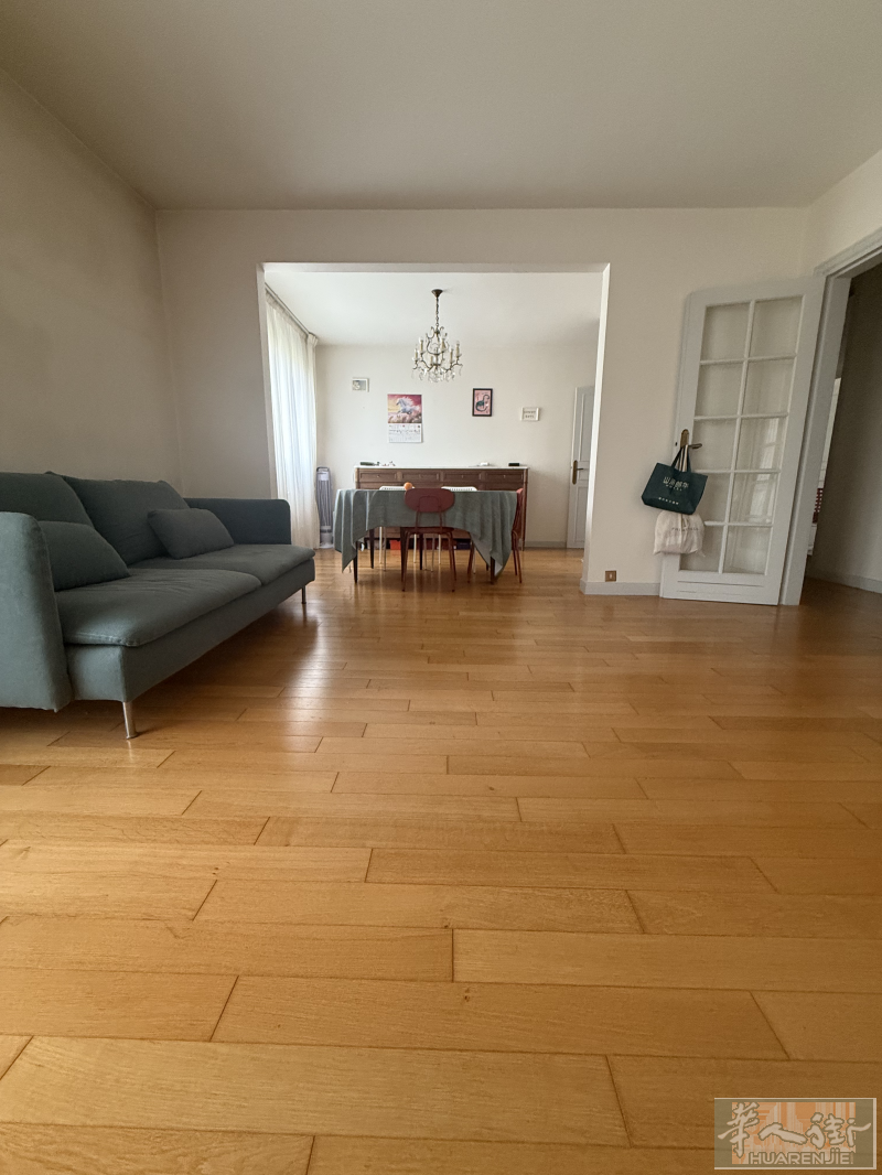 78省 Plaisir-Grignon / One Nation打折村附近｜89㎡四居公寓｜19.8万欧｜近N线车站
