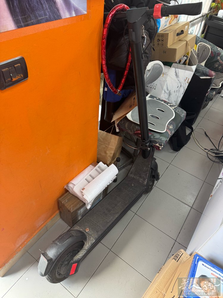 电动滑板车没有品牌中国工厂直发，50-75kg续航，时速最高 35， 用的很少摔