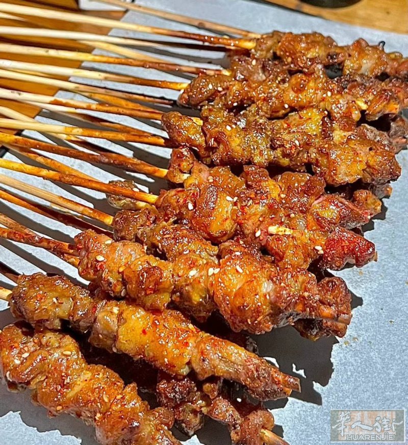 罗马市内中餐馆和正宗东北烧烤烧烤店在繁华大街上有良好的口碑 餐馆新  等等详细电话联系377831872
