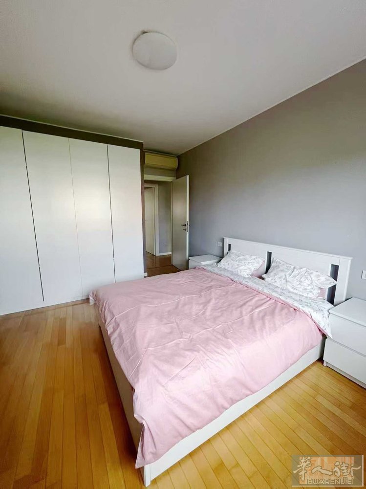 微信milanzufang001 米兰Quarto Oggiaro大套房出租