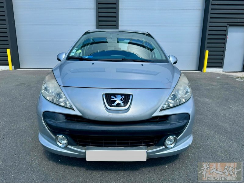 Peugeot 207 1.4i 汽油，自动 27/04/2009, 85000