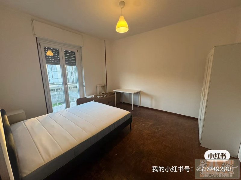 brescia近市中心有房间出租，离火车站走路半个小时，有家居全新，