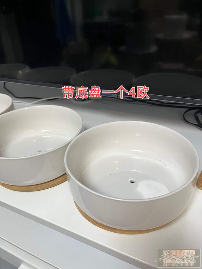 花盆三件套带支架一套10欧，大中小号，地址94区靠近十三区，在附近或者买多可以送
