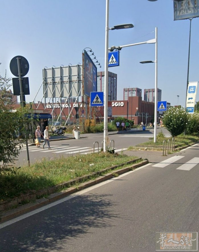 办理身份证！！暂住证！！米兰市内有住家可以。微信Milanokaopu