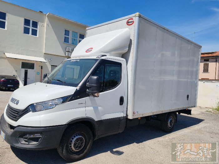 IVECO 2024年 2.30柴油 156cv 5万公里 后箱已有挂架 价格3
