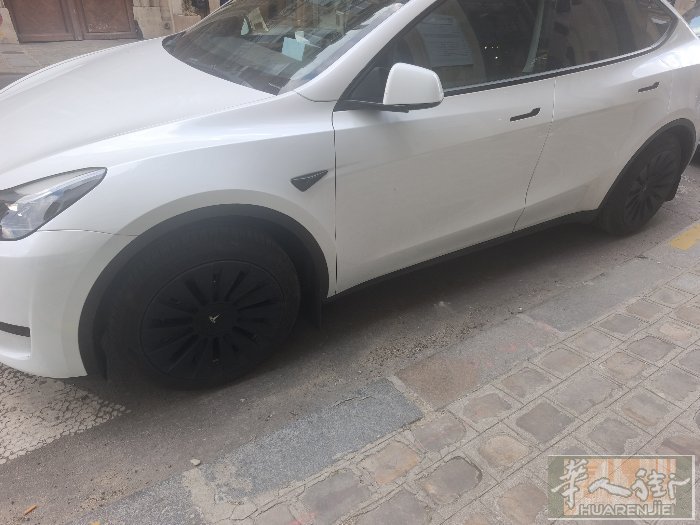 出售 Tesla Model Y 标准续航版（后驱）  📅 2023年6月上牌