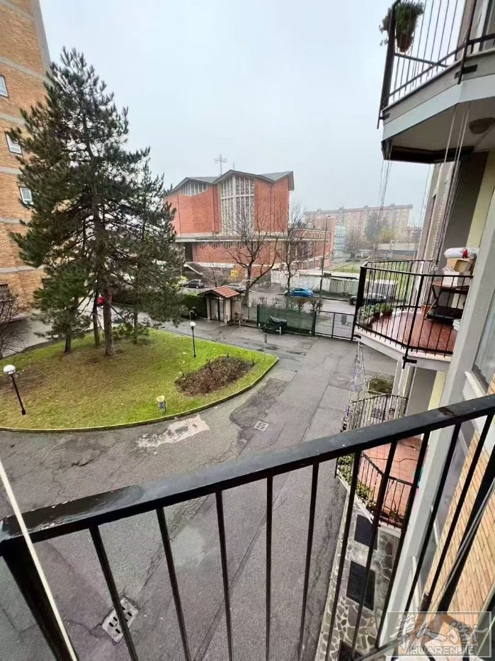 可办理身份证！！暂住证！！米兰市内有住家可以。微信Milanokaopu