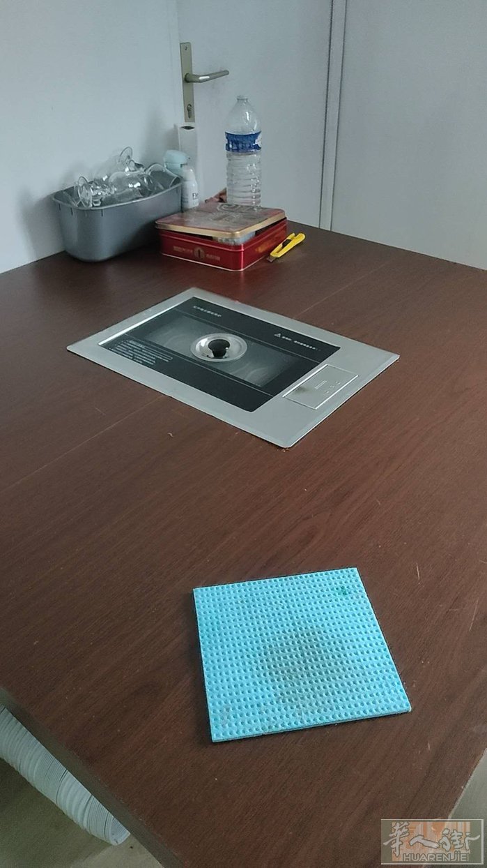 韩餐桌子出售，有意者请联系0612966362