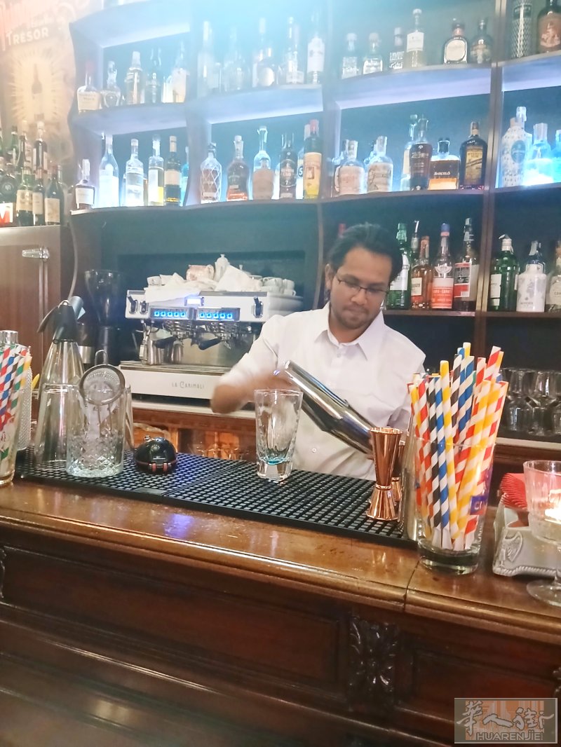 Chinese/ italian Food Need Waiter waitress
