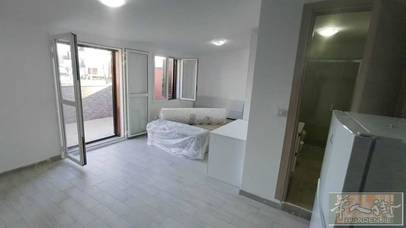 出租 quarto Oggiaro- via Eritrea  新装修房子 一室