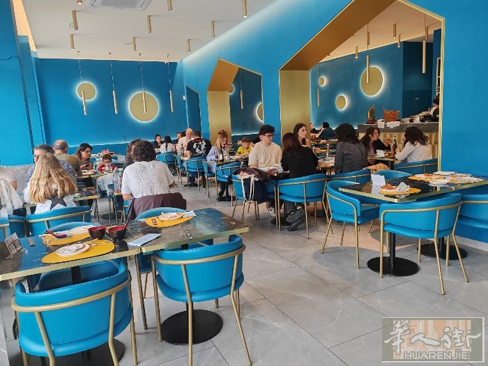里米尼海边城市中日包餐低价转让