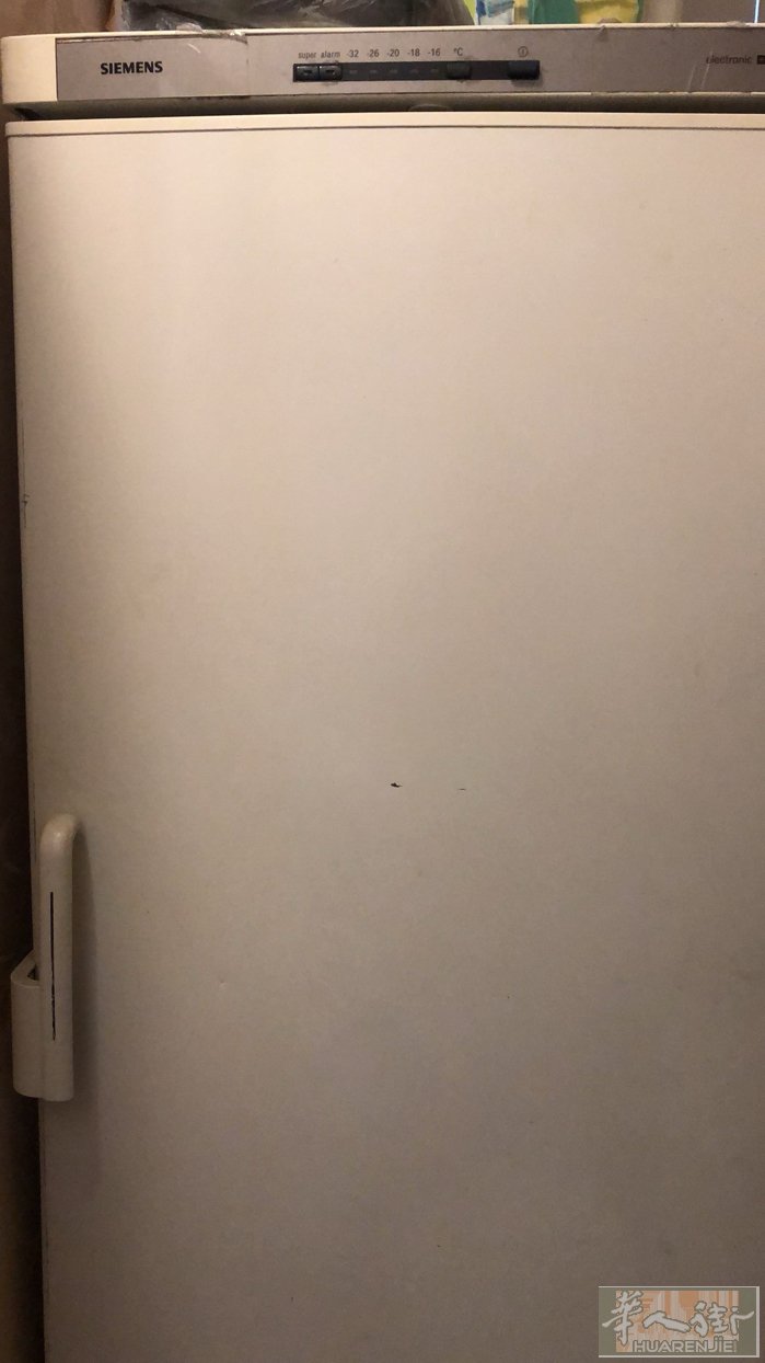 有三只冰柜不新可以用有需要的可以都拉走有意者联系0760780077