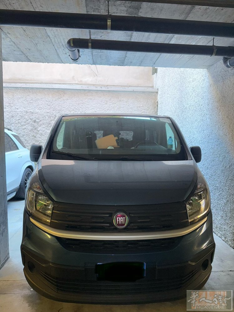 出一辆FIAT talento9个位置.2019年的车，开的很少、很新只开了8万
