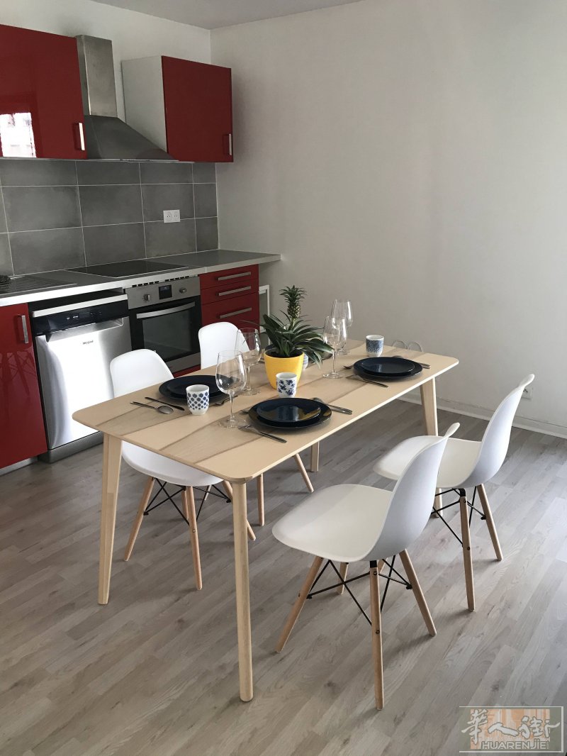 Noisy Le Grand, 1房间出租 660€ 适合学生，近地铁RER