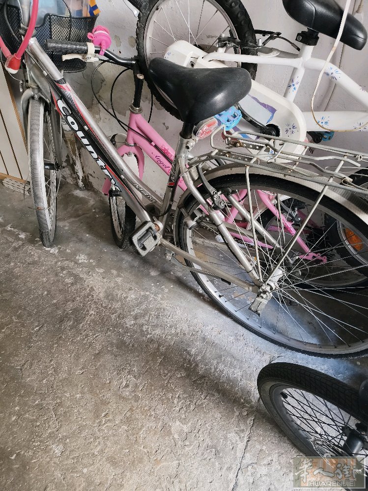二手28寸铝合金自行车。自行车非常好骑，很轻快。送小孩座椅。