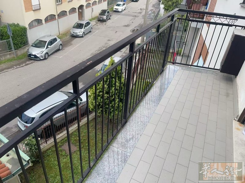 米兰边 novamilanese  ，2室一厅一厨一卫单阳台，带大车库，私人合同