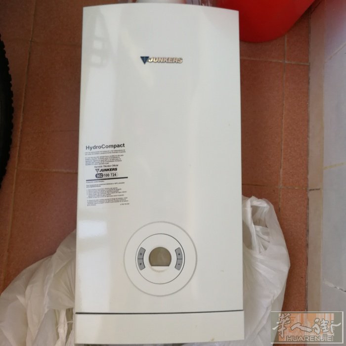 有一个使用管道液化气的热水器转让，九成新。如果家里是使用液化气灶的，使用这款热水