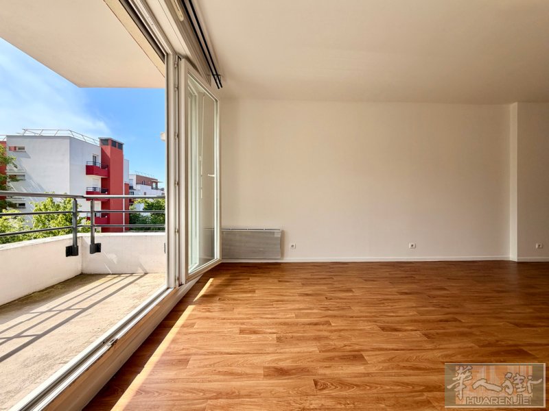 🏡✨2房一厅 “ 精美3室公寓出售｜拎包入住 ✨🏡  由法国知名房产公司 S