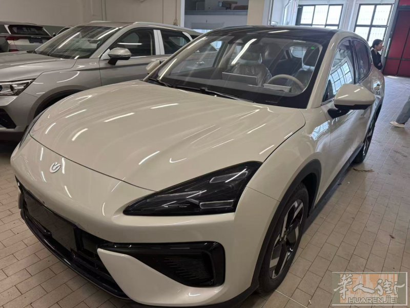 我们padova 新开的车行 可以租车 以租代买 解决买车便利有想的朋友可以加微