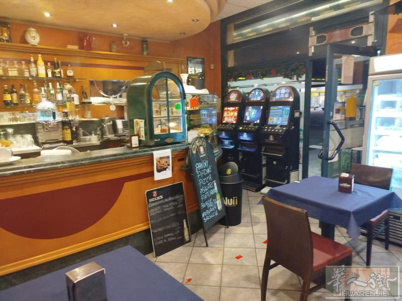 海边 酒吧烟吧转让 albenga  1.5kg caffe，三台老虎机， 现日