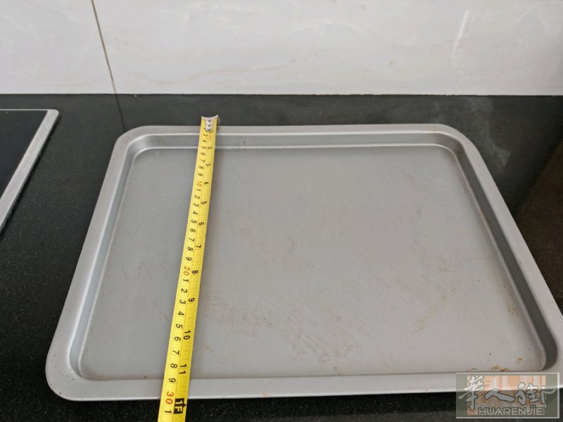 9欧出一个烤盘(原价19欧)。尺寸：38cm*30cm。