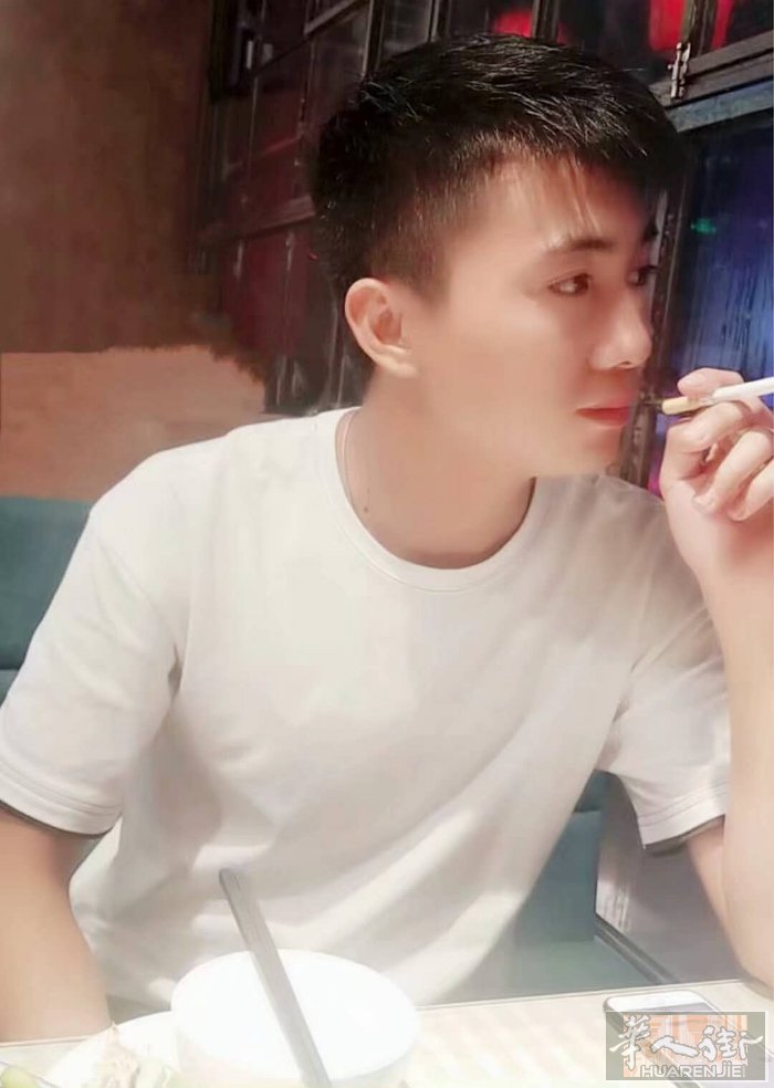 本人九零后脾气好想在普拉拖找个年龄相仿的一起做衣服  平车打边我速度都行  不会