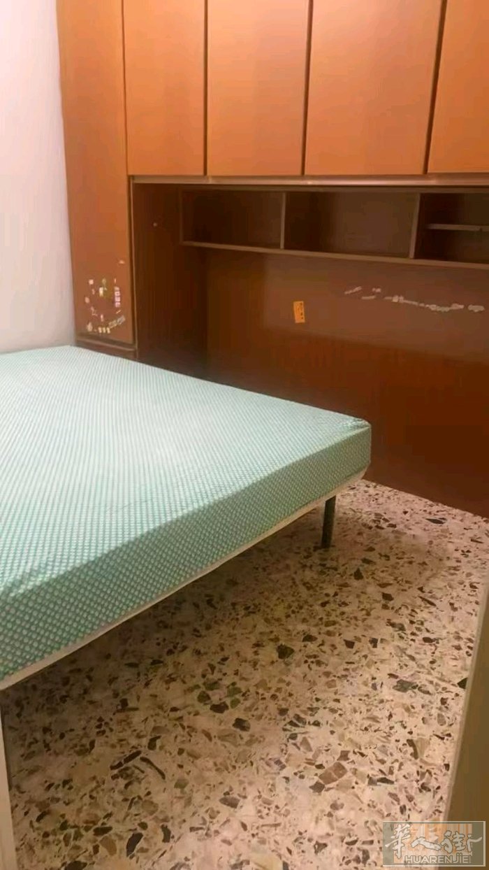 casilina 房间搭铺 交通便利 上班族优先 +39 348 7627728