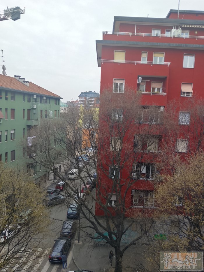 米兰有住家可以办理暂住证！！正常身份证！！ 有单间有套房出租长租短租！！ 靠谱出