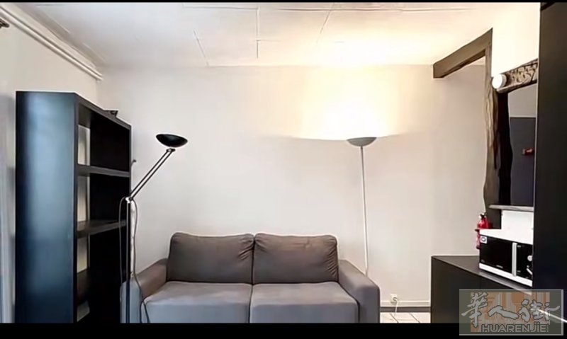 小巴黎12区好房出租⚠️房东直租，无顶费 6月1号开始可以入住可以申请房补，12区6号地铁Dugommier下车步行3分钟就到，八号线Daumesnil步行5分钟。法国二楼没有电梯，共16.5平方studio，拎包入住！入门是密码门 ，两道密码门，非常安全！房租850欧元，中央供暖，包charge，不包电网，两个月押金；冰箱，微波炉基本电器设备都有。锅碗瓢盆刀叉都齐全。附近有法超，生活很便利，银行，药店，邮局，各种杂货小店都有。临近13区，去中超方便。步行5分钟就可到达网红海鲜店pedra al