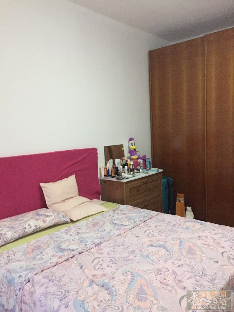 comasina黄线地铁口走路2分钟到住家一个大主卧加阳台出租冬天有地暖 房东是