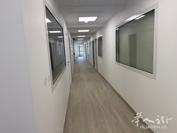 93 区PANTIN 全新装修办公室分租，RER E出口