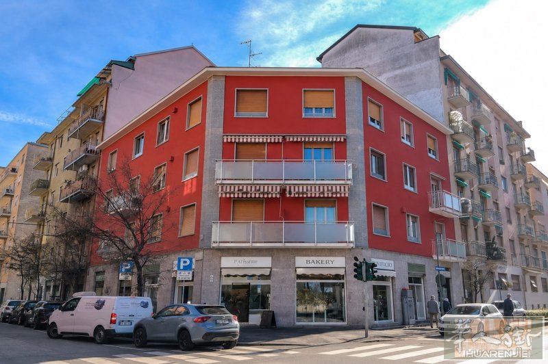 Sesto Rondò 地铁口步行仅3分钟  现有多间大房间出租，户型宽敞