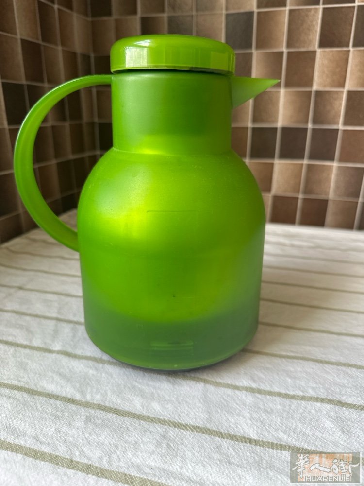 保温壶，1.5升，好用的，3欧，自取，联系方式0760525127