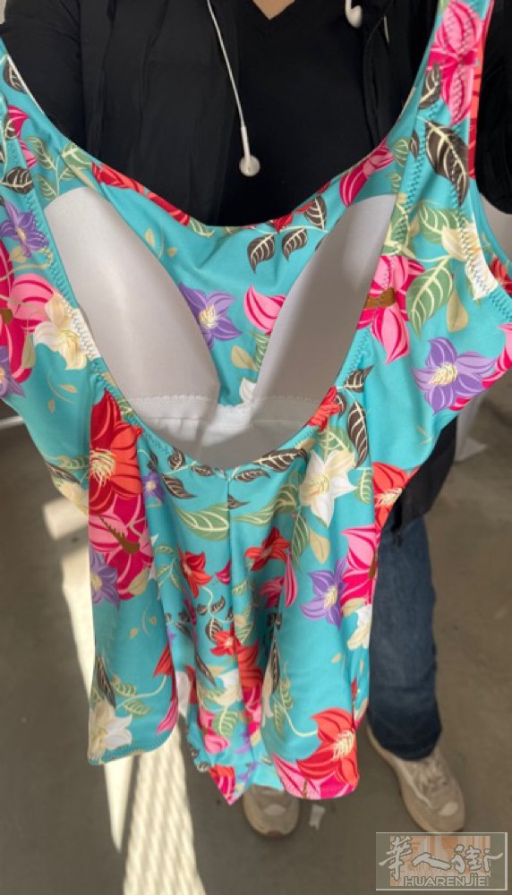 衣服工厂找会做泳衣的师傅，有诚心者电话联系。
