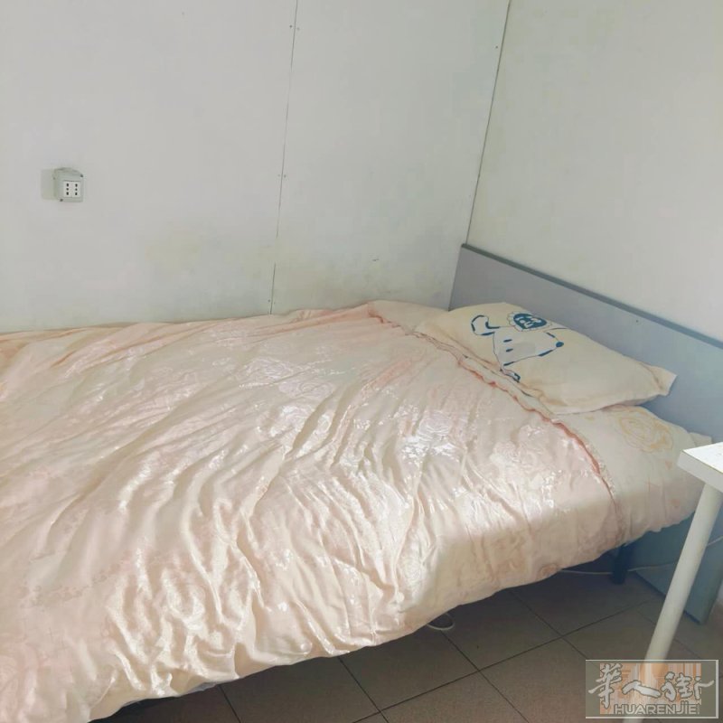 小林超市正对面有房间搭铺，长期短期都可以，欢迎随时看房入住。