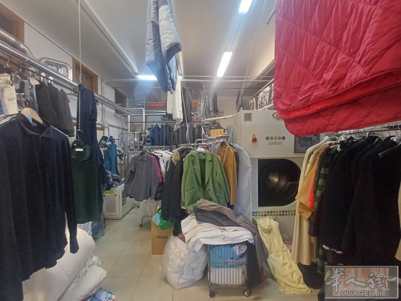 Trento 出售洗衣店  私人电话☎️：+39 338 309 4656  �