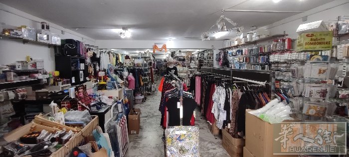 西西里岛 taomina家庭式店铺170平方有小仓库 地理位置还可  因本人另有