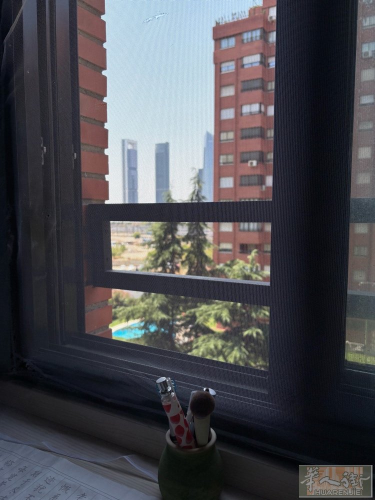 北部大床单间，安全公寓，紧临四栋大楼！水电网全包！