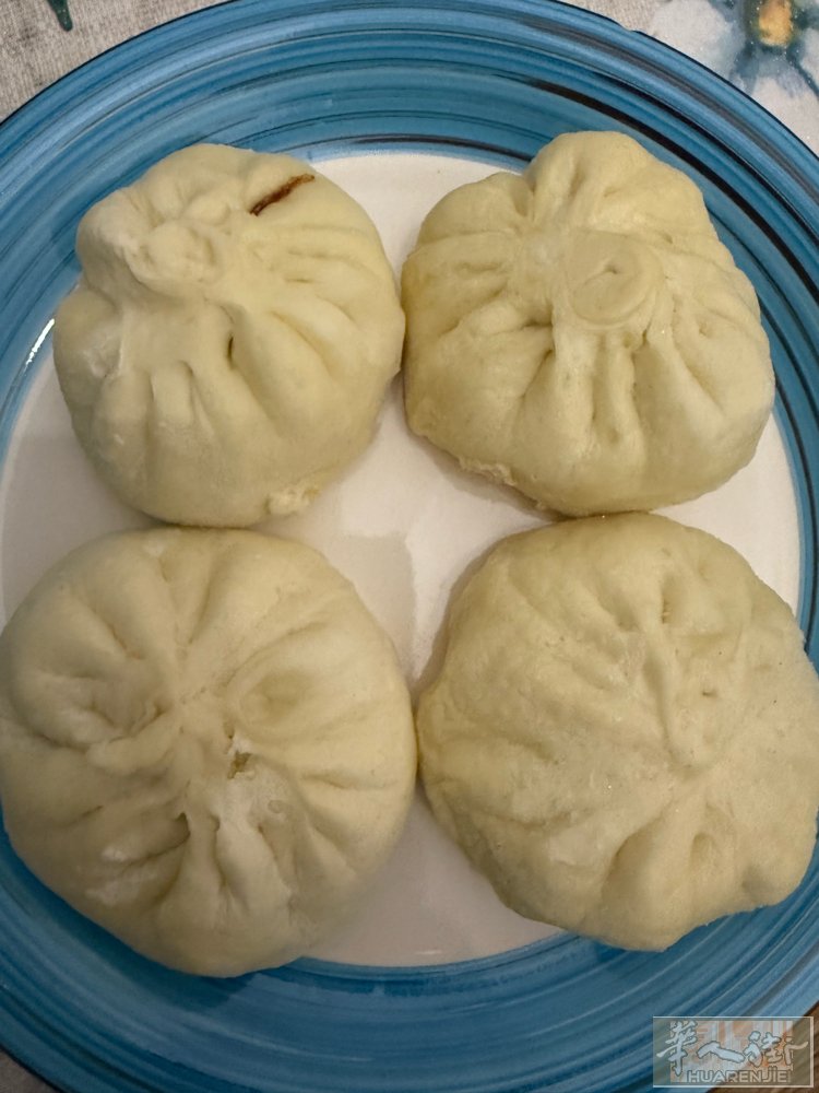 reggioEmiLia卖饺子小笼包大饼包子下面的图都有卖