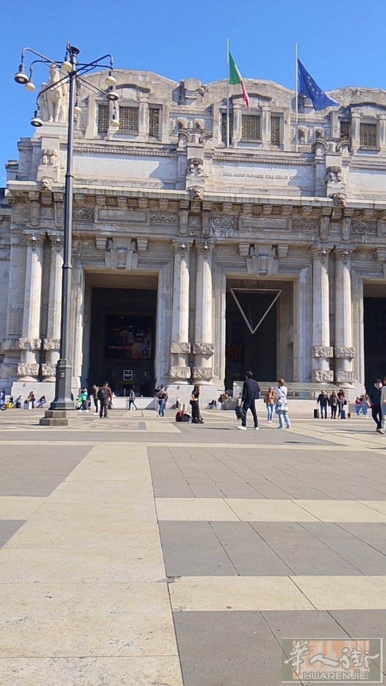 🇮🇹米兰住家合同快速办理暂住证！！ 和正常身份证 🇮🇹有单间有套房出租长