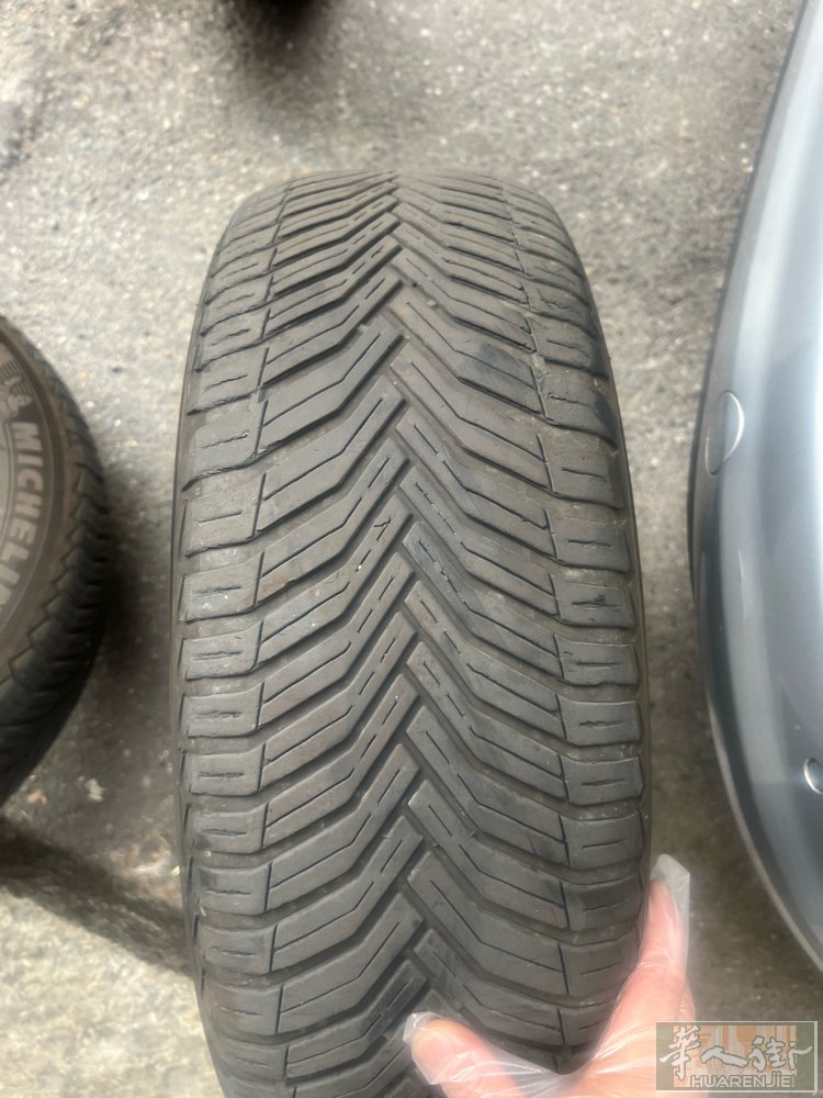 都灵出轮胎 Michelin CrossClimate 2。 205/60 R1