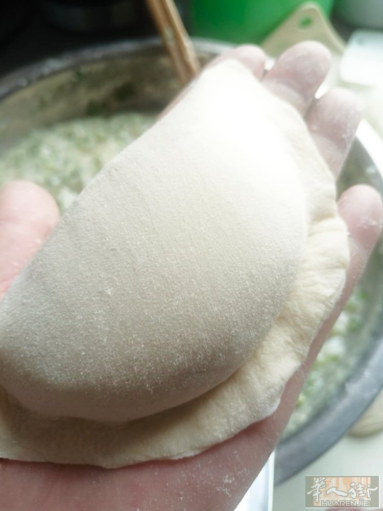 胶东特色鲈鱼大饺子来巴黎啦，纯手工现包，皮薄馅大，鲜而不腥，不添重味，不掩本鲜，