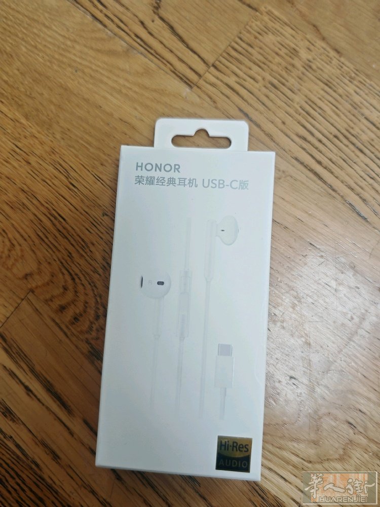 耳机买多了一副，带包装出。请看一下图片接口是否与您的设备匹配，谢谢。