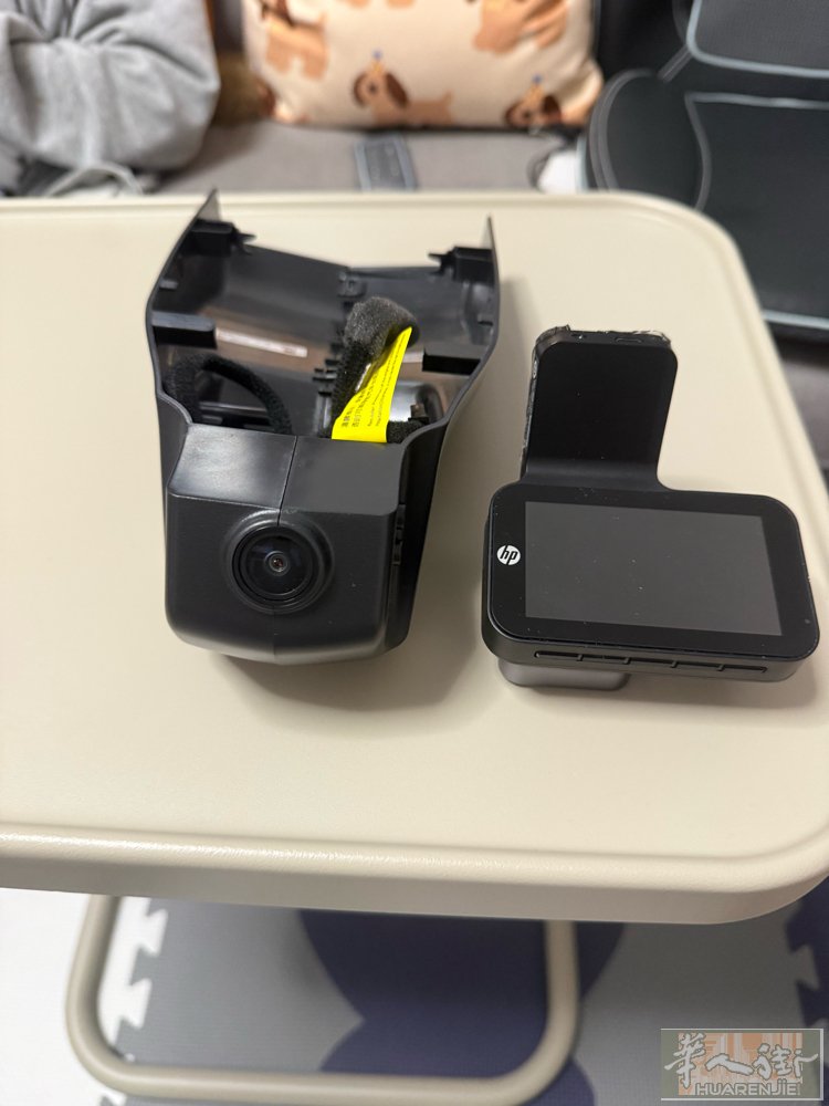 都灵市内出两个行车记录仪 一个papago 适用于宝马的隐藏式记录仪 50欧 一