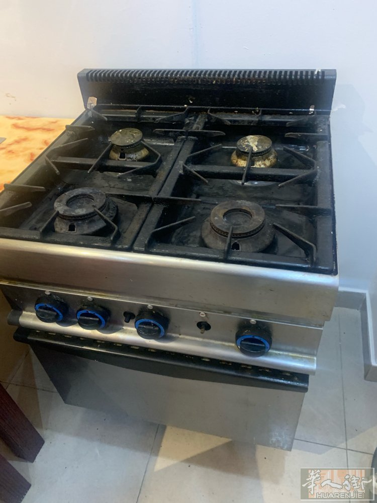 9成新4眼燥急售！70cmx65cm,下面带烤箱好用又小巧，需要的尽快联系！