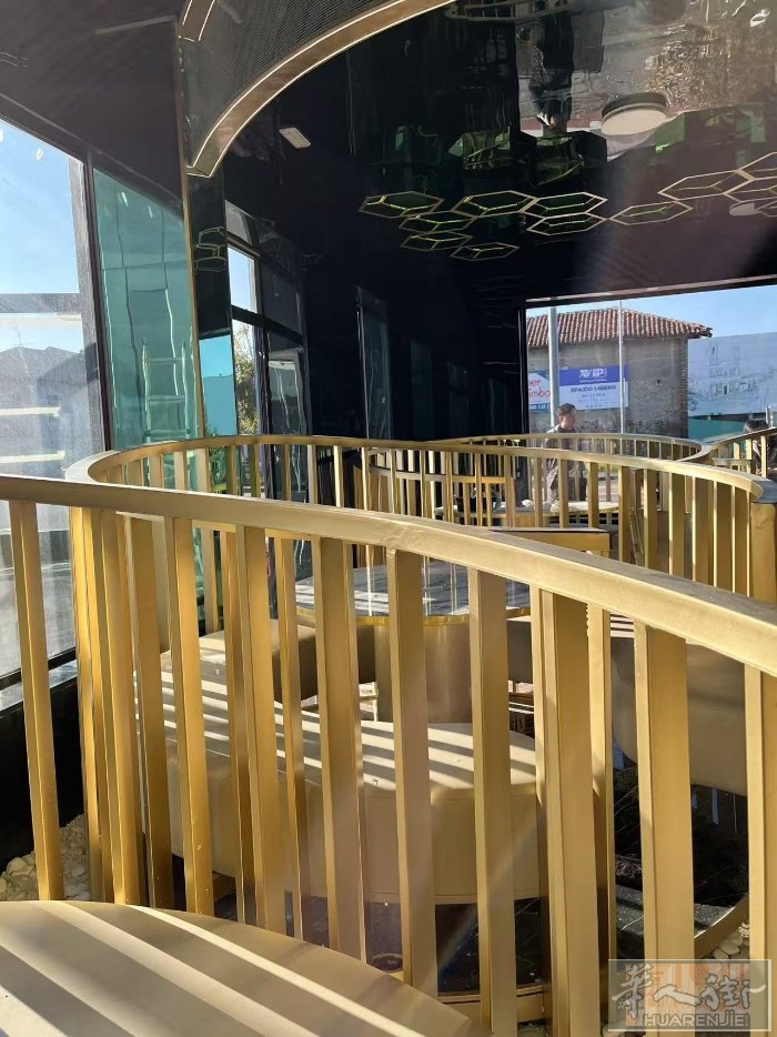 米兰专业装修团队、精通木工，瓦工，水电工， 餐馆，百货店，理发店，美甲店，按摩店
