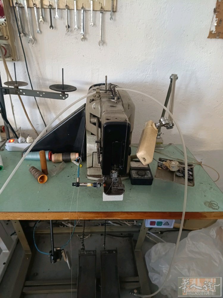 工厂清理机器。需要的联系。在布雷西亚