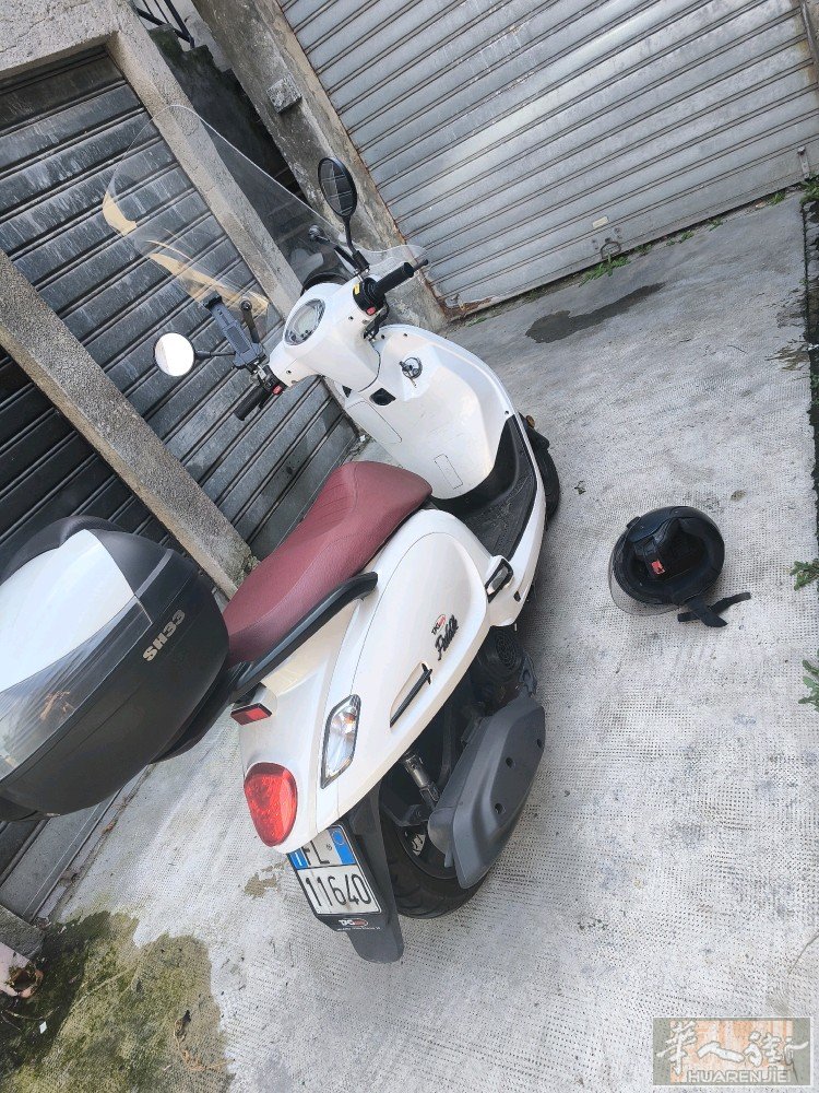 出一辆125cc 自用摩托车，24年初的车  4000多公里