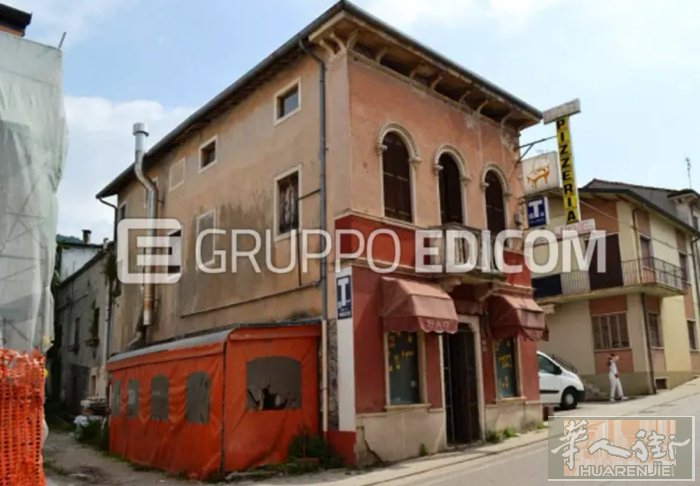 【拍卖房】Roncà, Verona 出售公寓  三室一卫一厅 面积：193 平
